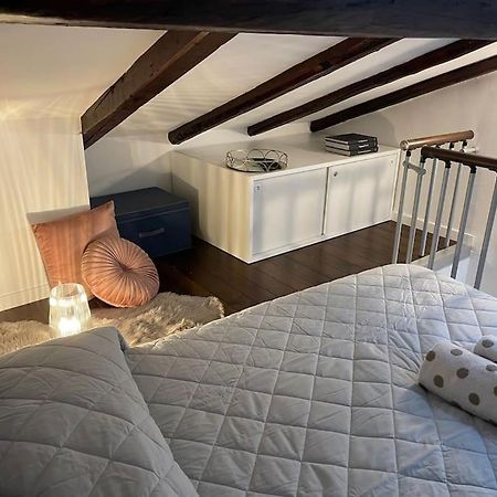 Accademia Love Apartment Bergamo Bagian luar foto