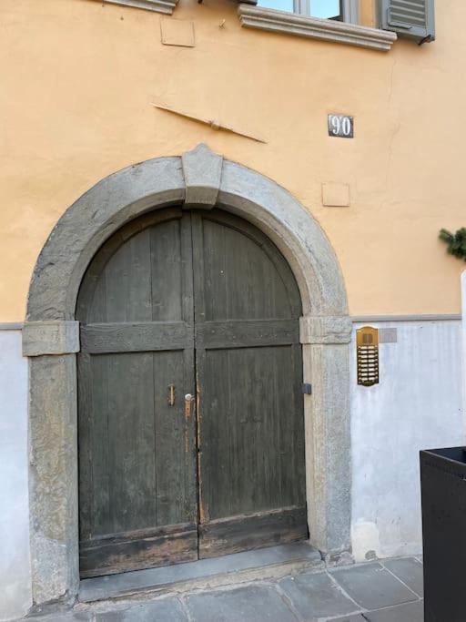 Accademia Love Apartment Bergamo Bagian luar foto