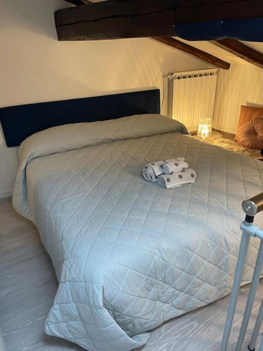 Accademia Love Apartment Bergamo Bagian luar foto