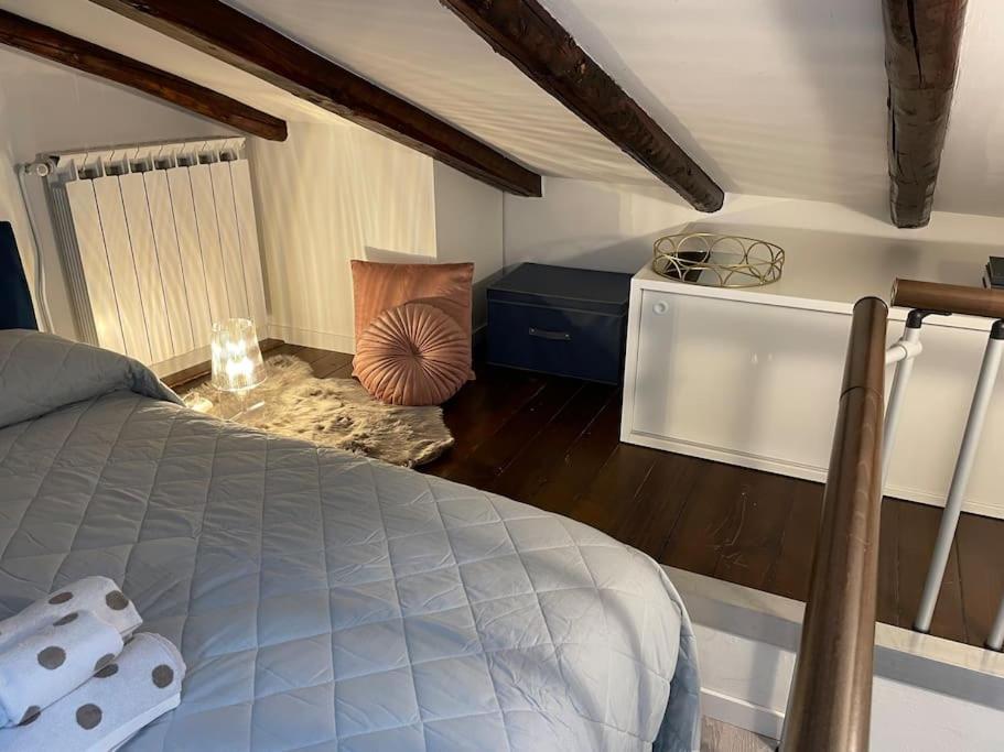 Accademia Love Apartment Bergamo Bagian luar foto